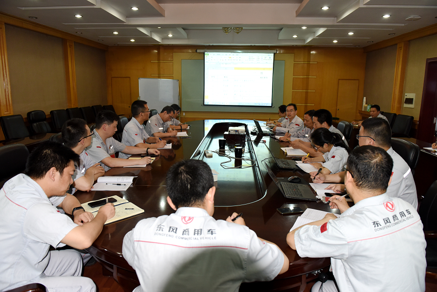 C:\Users\liangxq\Desktop\“三個(gè)報(bào)告”剛露面，鍛造廠員工為何討論的既熱烈又激烈？\鍛造廠分組討論1.jpg